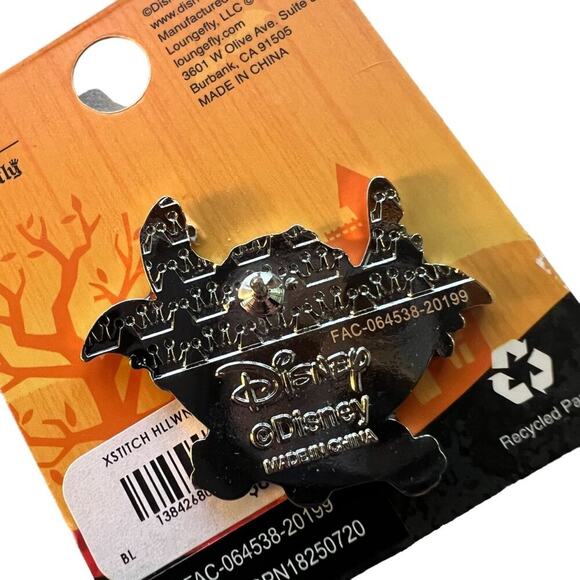Loungefly Disney Lilo & Stitch as a Vampire Halloween Enamel Pin New on Card - Picture 2 of 2